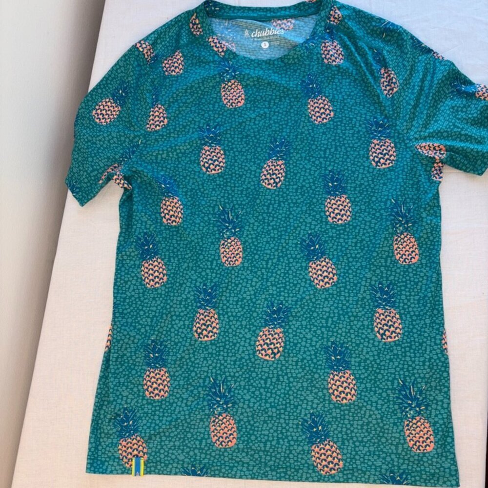 Chubbies Runway Sport Tee Pineapple Performance Sport Frat Tropical sz. Small